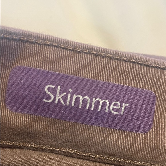 Gloria Vanderbilt Brown Women's Bermuda Shorts - Picture 9 of 10